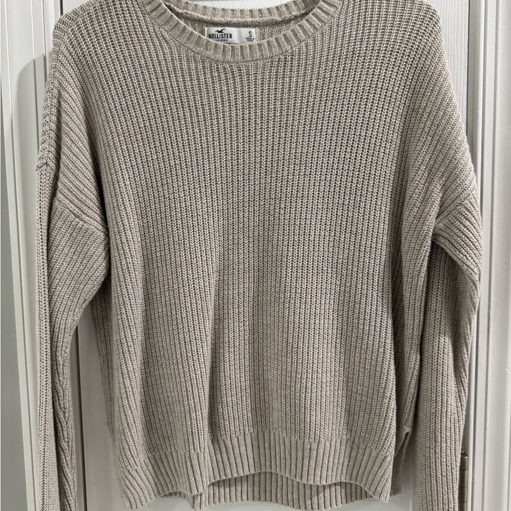Hollister Light Gray Crew Neck Sweater